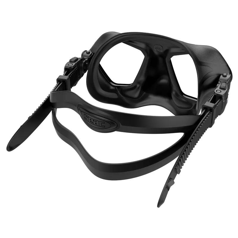 WILD-black_02_800.webp